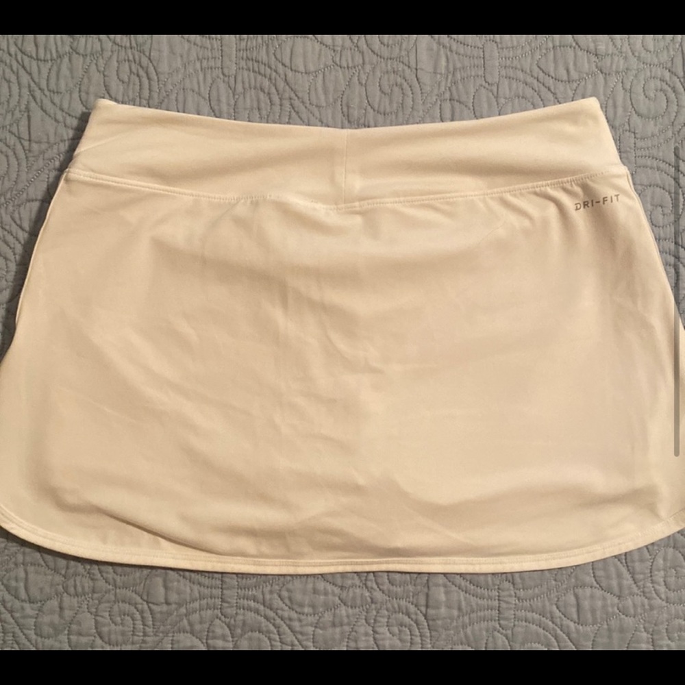 WHITE - DriFit Nike skort - medium